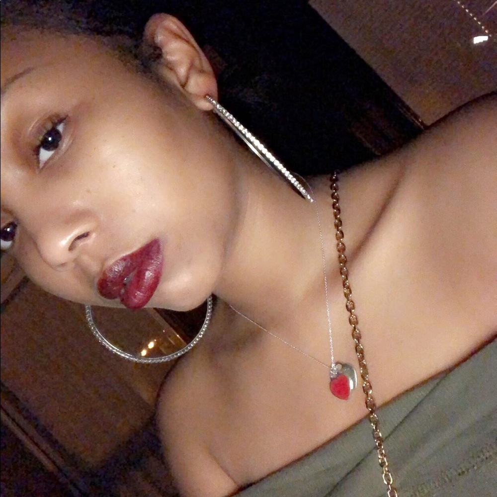 Meet your Posher, Aisha